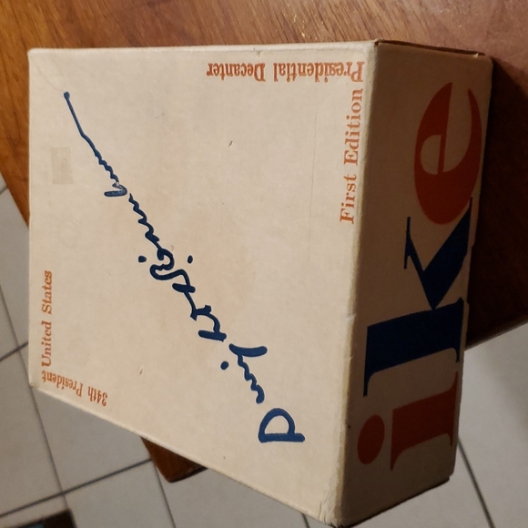 Dwight D Eisenhower, Wheaton Presidential Decanter 1969 - Picture 4 of 4